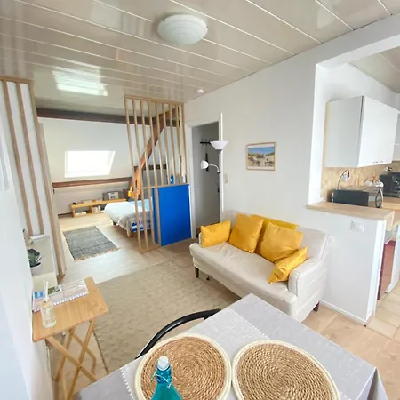 Apartment Appt Av De La *